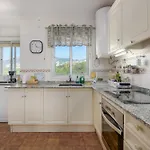 Spacious With Sea Views *