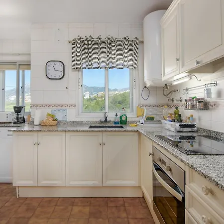 Spacious With Sea Views *