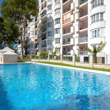 Spacious With Sea Views Apartment